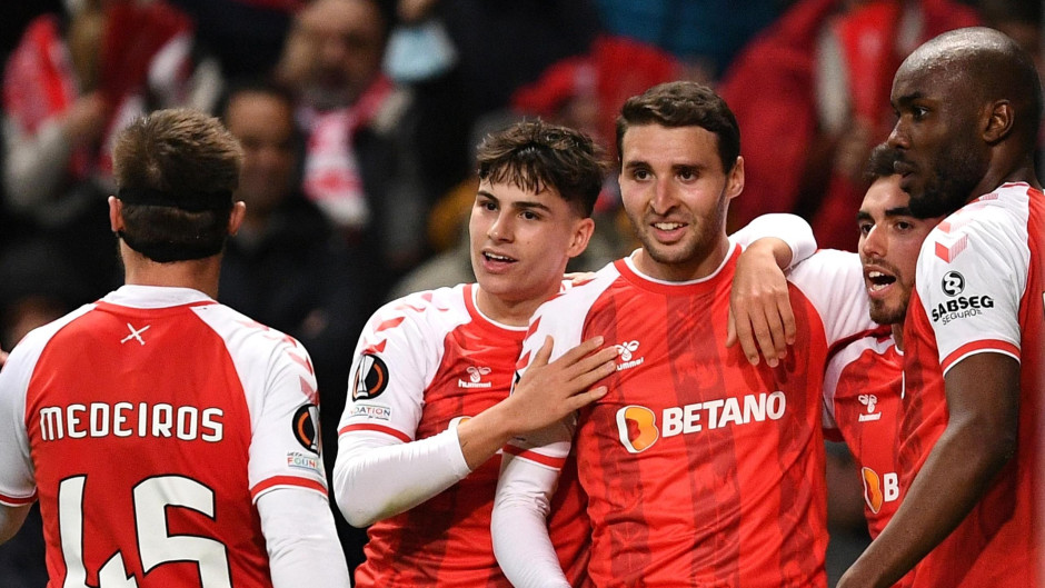 包含今晨达拉斯独行侠备战葡超；状态回暖细节曝光；质疑声仍在；球队文化再被提及的词条